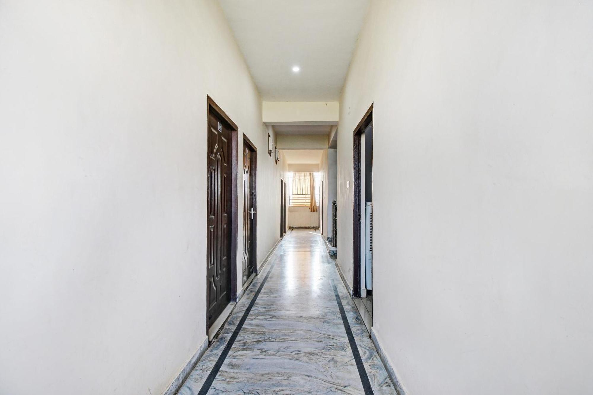 Hotel O Jr Hotel 勒克瑙 外观 照片